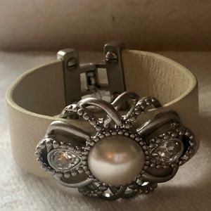 Lia Sofia pearl cuff Bracelet 🌹
